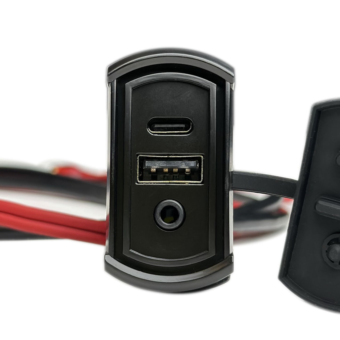 MB QUART DASH MOUNTED PLUG FOR GMR-7 W/ USB 3.5MM AUX PSAP3S