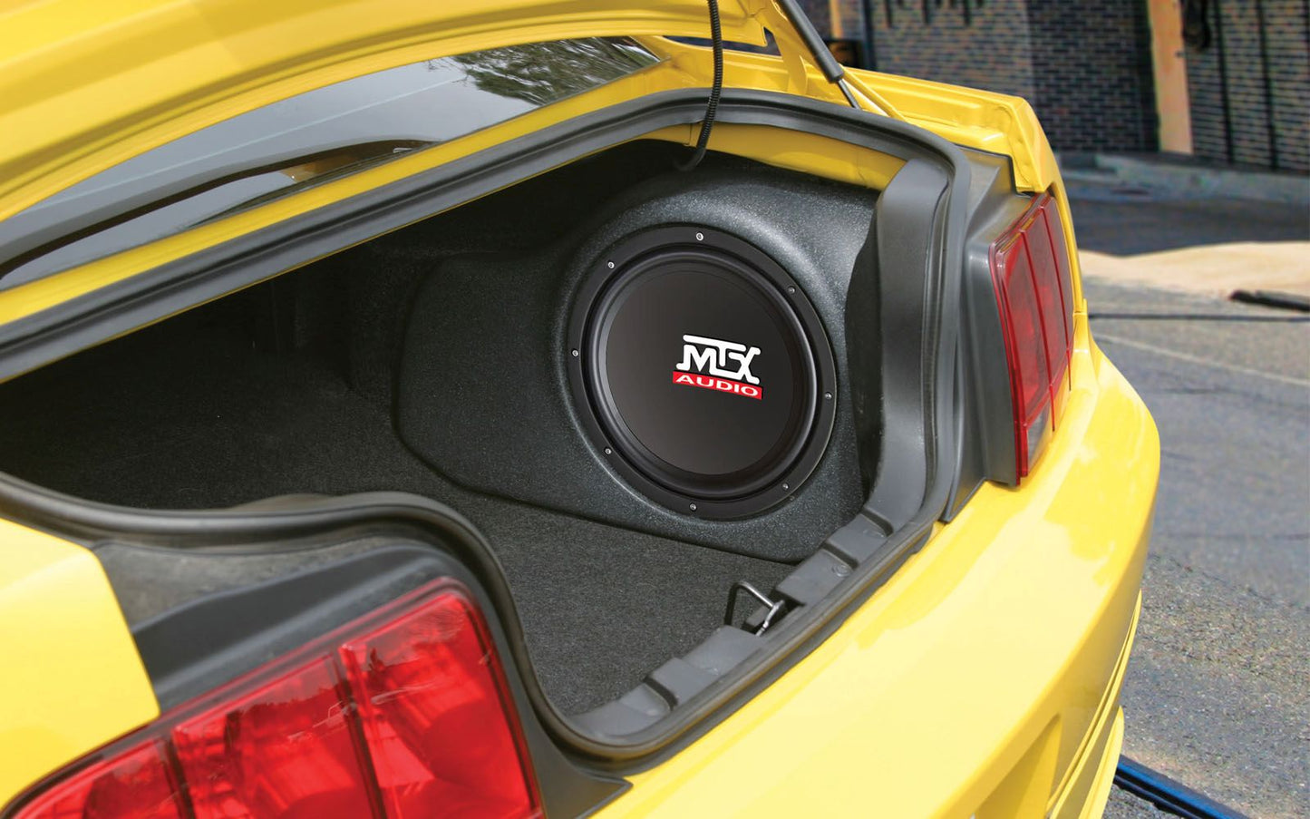 MTX FORD MUSTANG AMPLIFIED THUNDERFORM ENCLOSURE